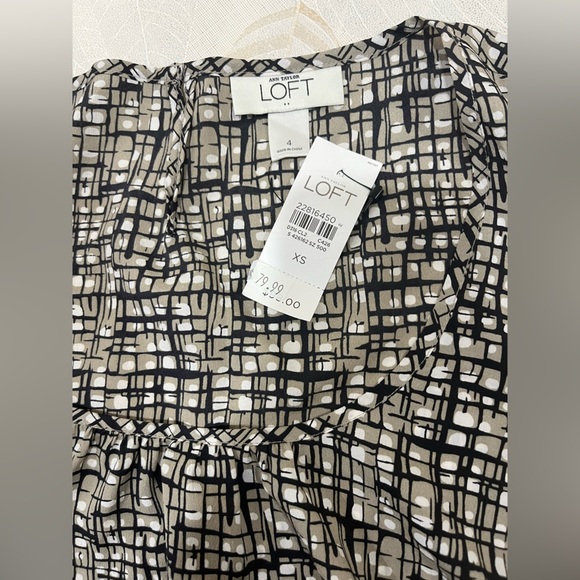 Monochrome Grid Pattern Blouse - Picture 4 of 7